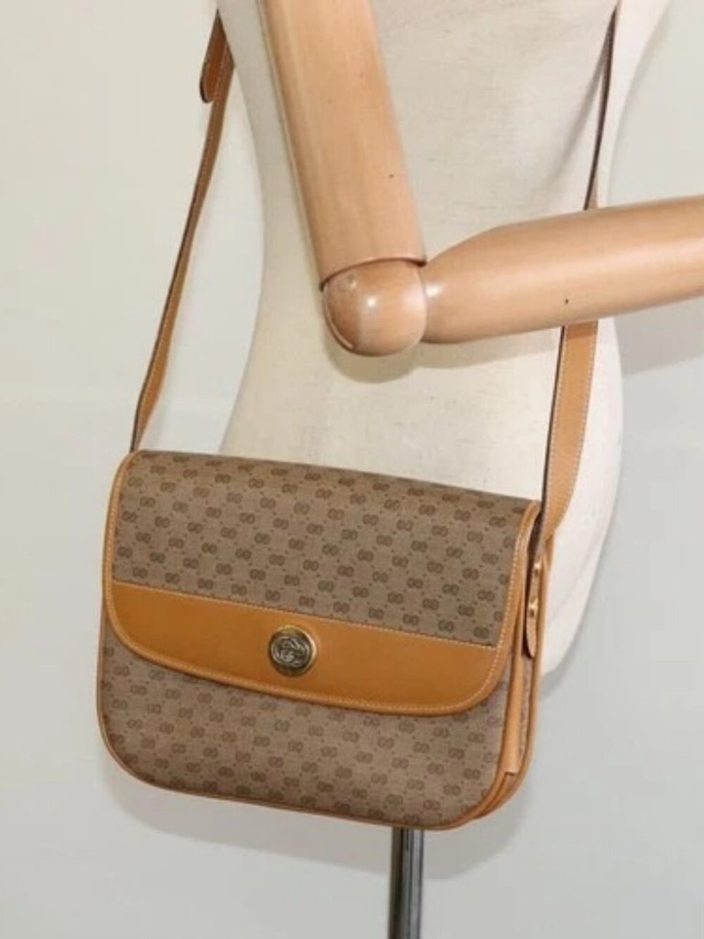 GUCCI Micro GG Supreme Shoulder Bag PVC Brown Gold Auth BA959 - Picture 14 of 16